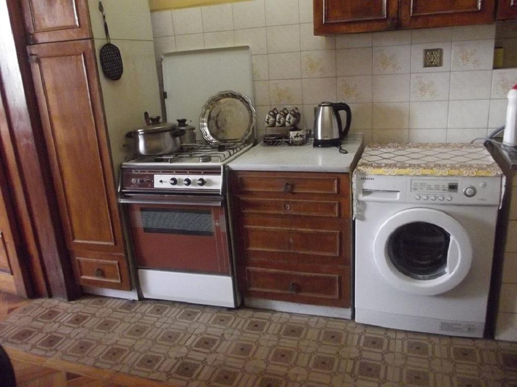 Apartment Irma Rustaveli 57 Batumi Quarto foto